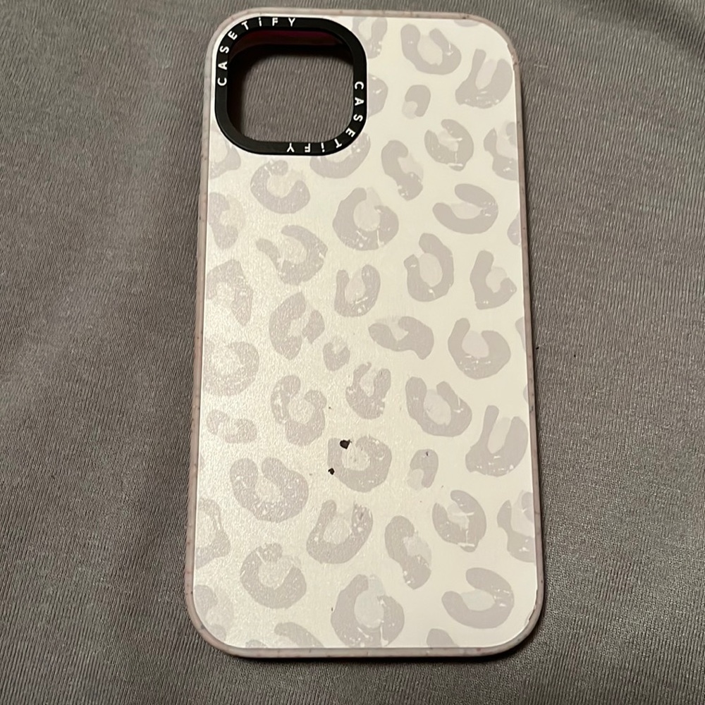 CASETiFY Gray Leopard iPhone 11 Case